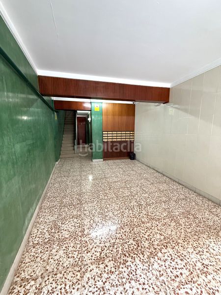 Foto 6720766a-9f92-4d85-b24a-044b25f82f5b. Local comercial amb calefacció a Sants-Badal Barcelona