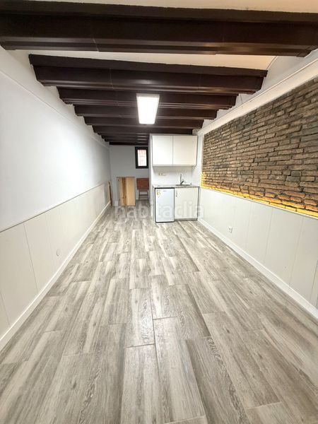 Foto 0775105e-d16c-4193-9ff9-035fea324a66. Local comercial a Raval Barcelona