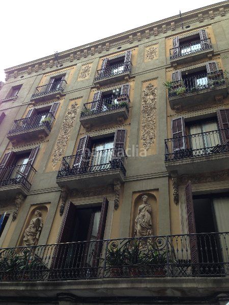 Foto 1905e345-f196-4b0b-af58-d98c1442694c. Local comercial a Raval Barcelona