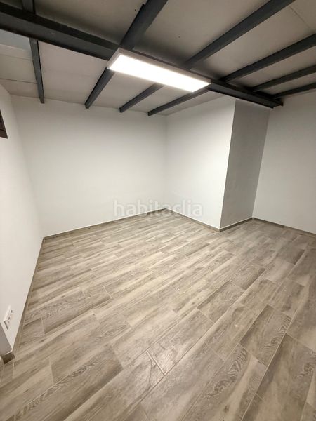 Foto 37b29cf7-1830-4852-afcf-7d3205db208c. Local comercial a Raval Barcelona