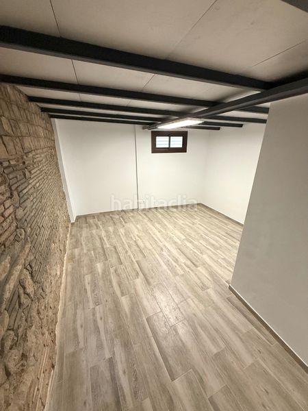 Foto 4a75ad4e-f265-4566-acf0-64f61d1703e7. Local comercial a Raval Barcelona