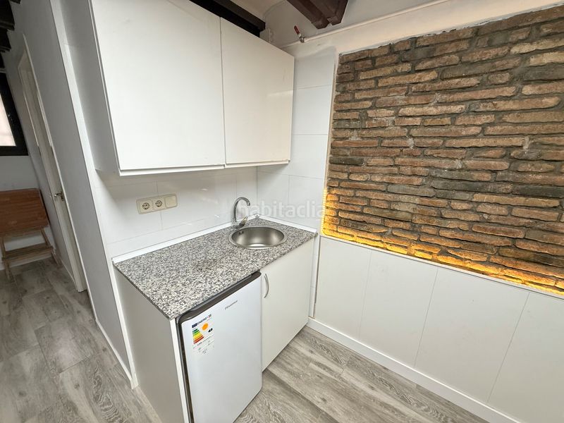 Foto 98550ece-efb4-4c5d-b5e7-2f41f8ff4596. Local comercial a Raval Barcelona