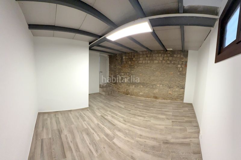 Foto bd219c47-3079-4b83-9bb9-9d98806833bc. Local comercial a Raval Barcelona