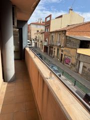 Miete Etagenwohnung  Carrer de galileu. Piso cerca de rambla egara, finca año 2000, 90m2, 3hab.,2 baños,