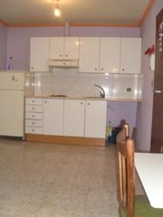 Lloguer Estudi  Carrer roses. Estudio de un solo ambiente para una persona, calle peatonal,bue