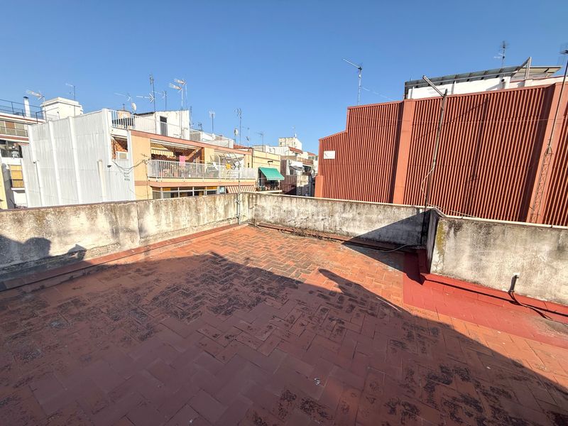 Foto bd41831d-1e84-4756-9fd6-a7cc3d8f28a0. Edificio in La Torrassa Hospitalet de Llobregat (L´)