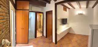 Alquiler Piso en Carrer dels tallers 45. Piso junto a plaza catalunya, finca rehabilitada con ascensor,35
