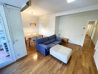 Miete Etagenwohnung  Carrer d'aragó. Piso eixample izquierdo, 75m2, 2 hab.+hab.auxiliar, terraza.amue