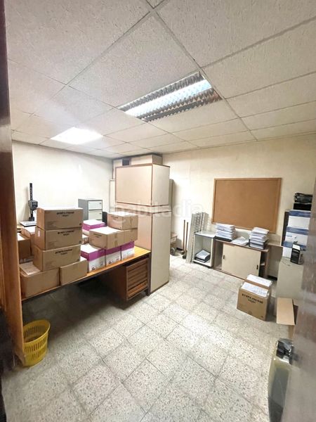 Foto ca0ff943-6d67-4936-9ff6-bb891dc31165. Local comercial amb calefacció a Hostafrancs Barcelona