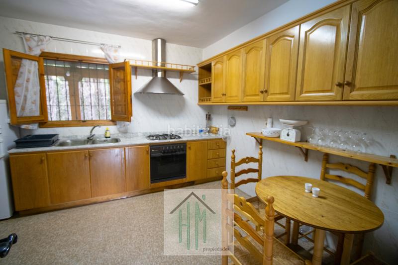 Foto e9db4100-b31a-4242-97a5-66094f007199. Casa adossada amb xemeneia aparcament a Torre de les Maçanes (la)