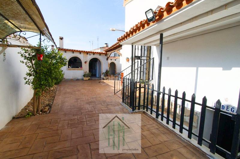 Foto ad452bea-83aa-4e94-b207-9b00a574c77b. Chalet mit kamin parking pool in Haygon-Universidad Sant Vicent del Raspeig