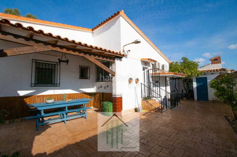Foto fc4340bc-f363-4697-9b08-937542160319. Chalet with fireplace parking pool in Haygon-Universidad Sant Vicent del Raspeig
