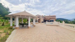 Chalet in La Nucia Pueblo. Villa con magnificas vistas en la nucia
