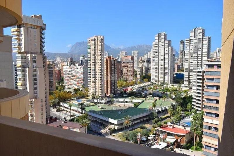 Foto 999744d5-e9b6-41c3-b8ed-a79900a2586f. Dachwohnung mit pool in Playa Levante Benidorm
