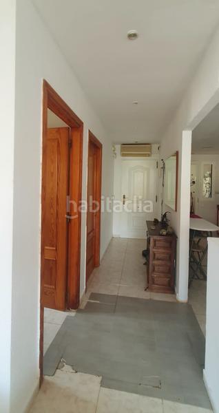 Foto f8f89ebc-3c15-4c38-ab6d-b7c9d55f825e. Casa adossada a Coloma Nucia (la)
