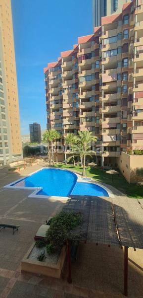 Foto 9b76a8f5-b741-4223-a3c0-c876b2bff0ca. Appartamento con piscina in Playa Poniente Benidorm