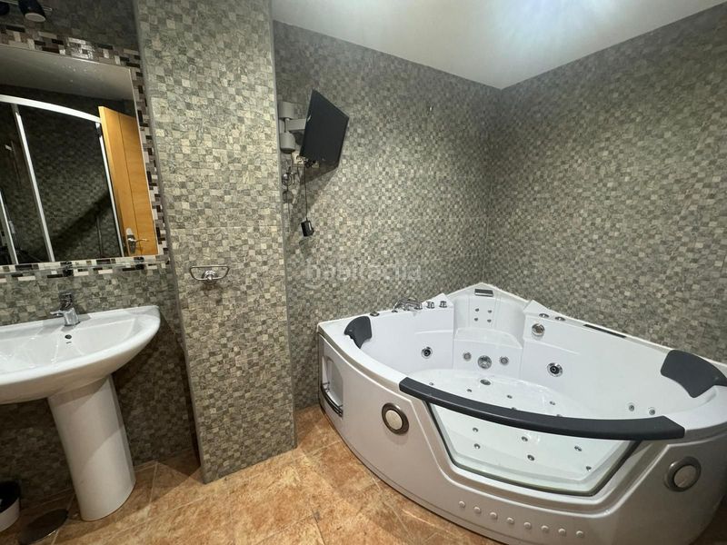 Foto a7b522bb-94a5-4d67-8c2c-d63ead3145eb. Pis amb calefacció a Playa Levante Benidorm