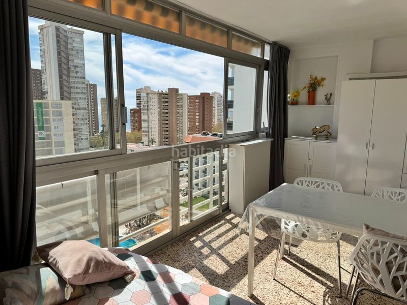 Foto 3d0cc6a8-6b69-4d0c-8bf4-9f73dcc548f5. Pis amb piscina a Levante Alto Benidorm