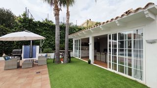 Maison à Escandinavia-Cautivador. Magnífico chalet con piscina en la nucía