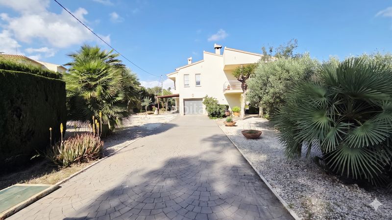 Foto e983bc2e-630b-497c-97d5-408f71f76b15. Casa amb piscina a Varadero Nucia (la)