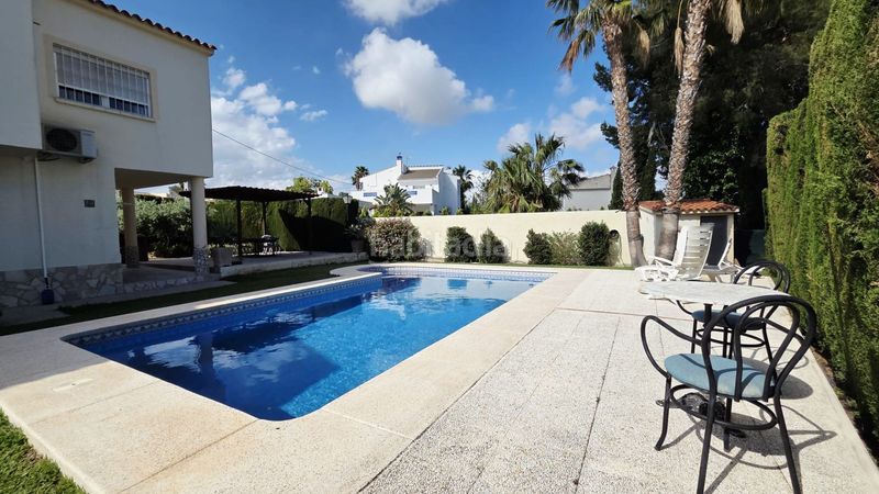Foto fee2750e-0421-4f9c-8950-0c93168026dd. Casa amb piscina a Varadero Nucia (la)