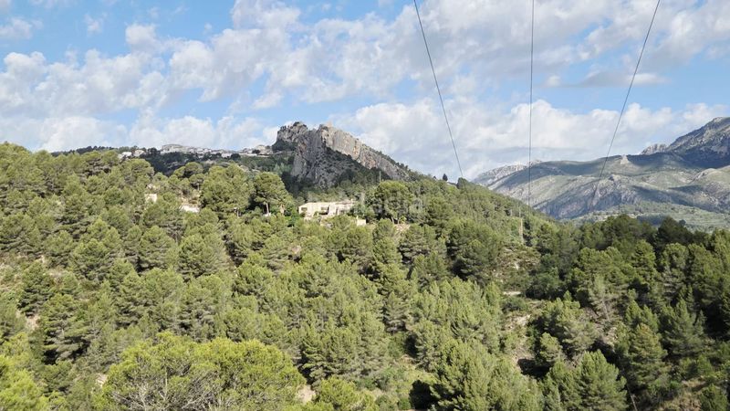 Foto eecb0ba9-c592-478a-9efa-06299024dcf7. Terreny residencial a Guadalest