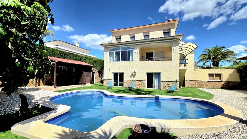 Foto 5b96968d-c4f2-4611-90df-1d97d9d3d218. Casa amb piscina a Varadero Nucia (la)