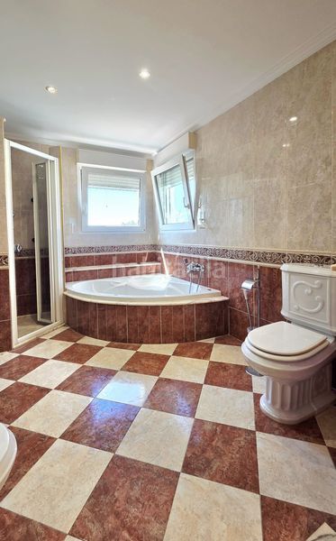 Foto a58db81d-e51b-40dd-867d-d1ba0ebffc93. Casa amb piscina a Varadero Nucia (la)