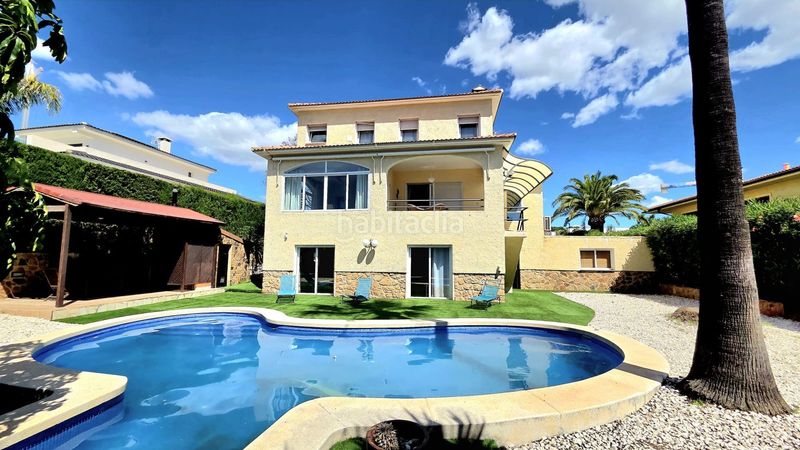 Foto f37af059-3e0c-40c8-aa02-a5dff0efd15d. Casa amb piscina a Varadero Nucia (la)