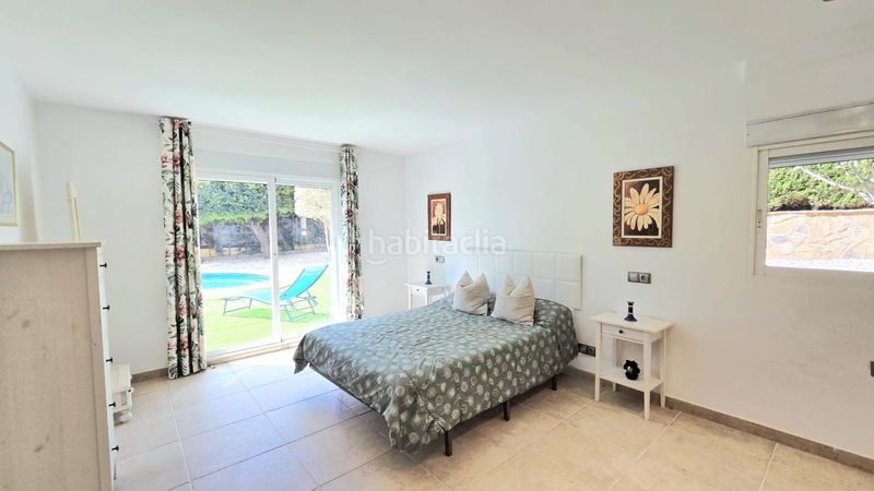 Foto f741ac56-3548-4fbe-960a-af4d791cec3f. Casa amb piscina a Varadero Nucia (la)