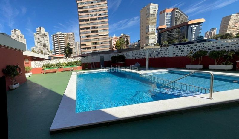 Foto fe8f948b-f3b9-457b-8312-7dd115f29a3c. Pis amb piscina a Playa Levante Benidorm