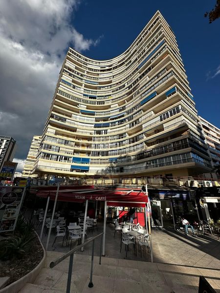 Foto ff6ac453-b0b7-4726-bb22-1d59f3467a9f. Pis amb piscina a Playa Levante Benidorm