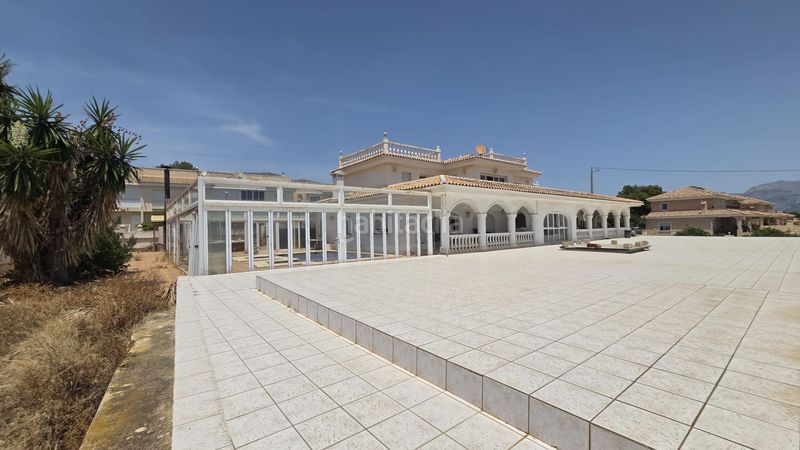 Foto 0b2ab330-f538-4174-8405-9f027eb0d0e3. Casa amb piscina a Varadero Nucia (la)