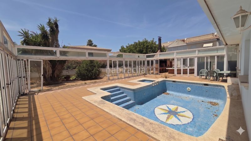 Foto 209a851e-cc51-45d3-b679-c6f3bdd3e142. Casa amb piscina a Varadero Nucia (la)