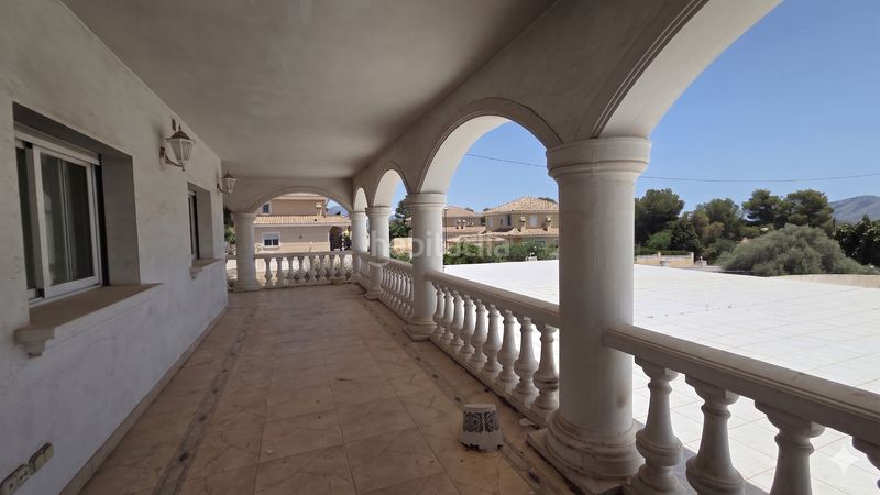 Foto a84b563f-2e7a-450a-a6f5-710d028bd309. Casa amb piscina a Varadero Nucia (la)