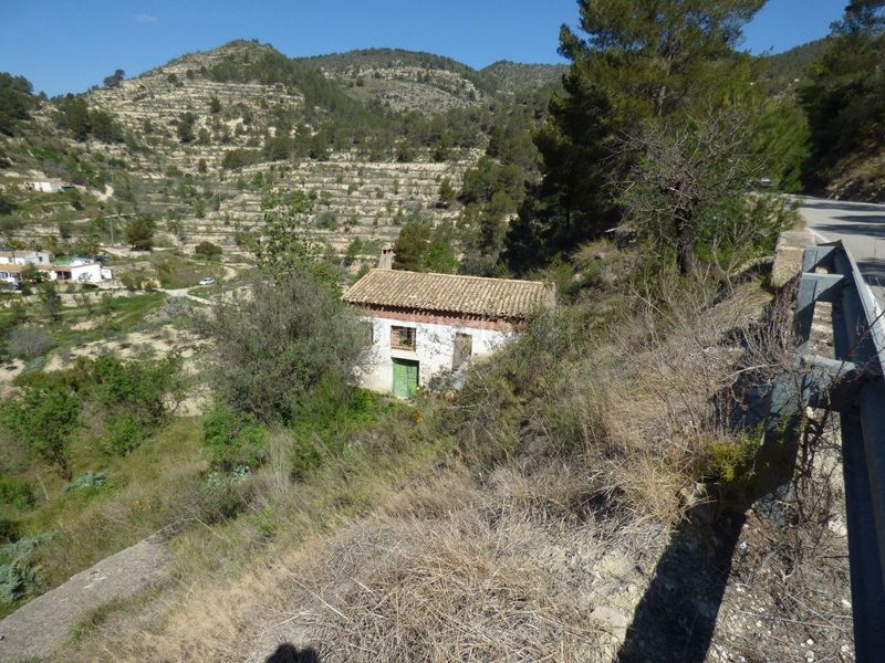 Foto dab6b5c2-f88c-4cdd-aa20-b1ad9069baec. Masia a Relleu