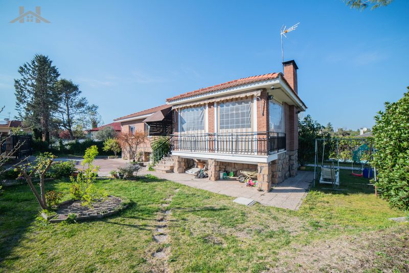 Foto 024d4060-ad5a-4a4c-9833-7bf3b3f23fb6. Casa agencia inmobiliaria , hogares vende en exclusiva fantástico chalet independient en Villanueva de la Cañada
