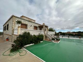 Chalet en Don Benito. Maravilloso chalet en las cruces