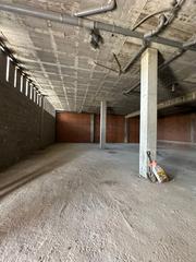 Lloguer Local Comercial a Don Benito. Se alquila o vende local en bruto en zona de los barros