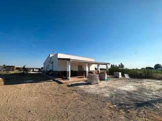 Xalet a Don Benito. Chalet en venta entre don benito y villanueva