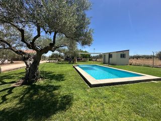 Chalet à Medellín. Venta de chalet a escasos metros de medellin y cercano a don ben