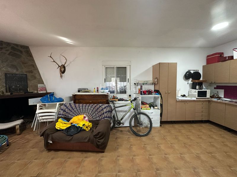 Foto 5af21aa3-4744-438f-83bd-ab153723469e. Chalet venta de chalet carretera en Mengabril