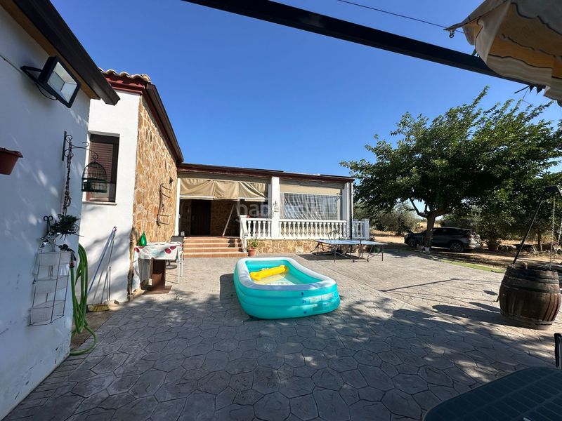 Foto 7c0602fe-df7f-4249-8803-a1a9deea9038. Chalet venta de chalet carretera en Mengabril