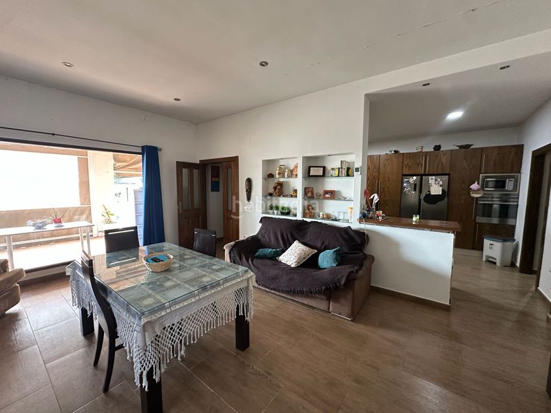 Foto 9f76157b-7062-4ead-a470-a140a77cdca0. Chalet venta de chalet carretera en Mengabril