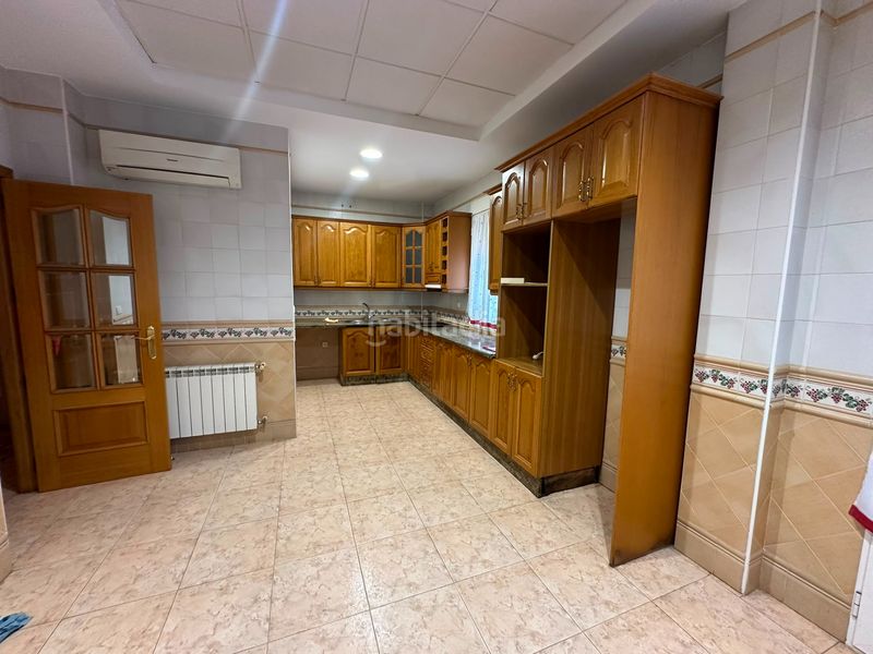Foto c2d1f238-9af7-420b-bec1-ac63c3c4b339. Casa adossada amb calefacció aparcament a Don Benito