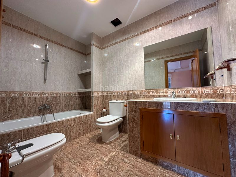 Foto d43ecbb8-6c88-498a-bbd9-e7d2b9504c78. Casa adossada amb calefacció aparcament a Don Benito