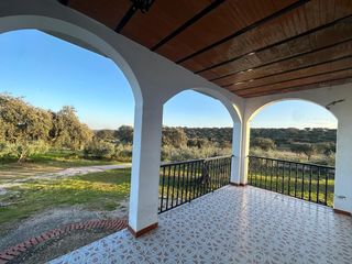 Chalet à Santa Amalia. Chalet en venta en santa amalia