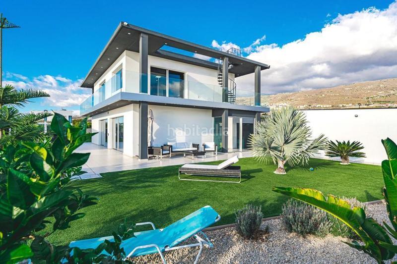 Foto 6ae79baf-f2e9-44a0-8a87-e1a01b7b4bc3. Chalet in calle la vega 1 in Callao Salvaje - Playa Paraíso Adeje