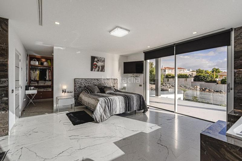 Foto 79de4fc4-25ad-4f6e-b7e0-75ca4515927e. Chalet in calle la vega 1 in Callao Salvaje - Playa Paraíso Adeje