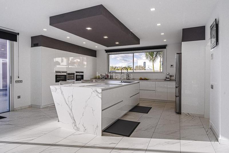 Foto c283b06e-8693-47e8-9b8e-e7d95c7516b7. Chalet in calle la vega 1 in Callao Salvaje - Playa Paraíso Adeje